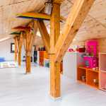 La aniversarea 20 de ani, VELUX România aduce lumină în mansarda lui Popescu Cătălin, câștigătorului concursului Povești din Mansarde VELUX