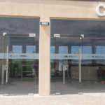 Usi din sticla – aduc o nota moderna si un aspect estetic deosebit Usi din sticla