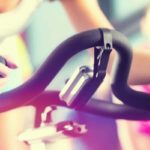 Slabeste pe bicicleta fitness cu acest program de exercitii revolutionar!