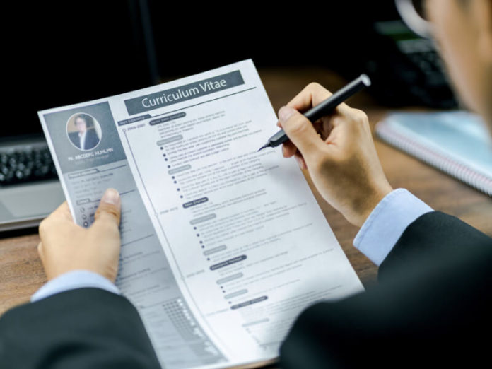 4 sfaturi pentru a curata CV-ul